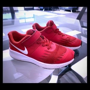 Boys Size 13 Nike Tennis Shoes